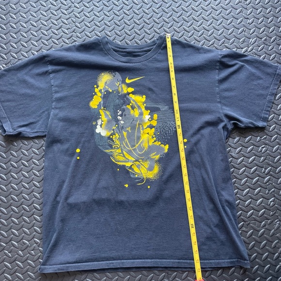 VINTAGE NIKE KOBE BRYANT TEE - Picture 5 of 6